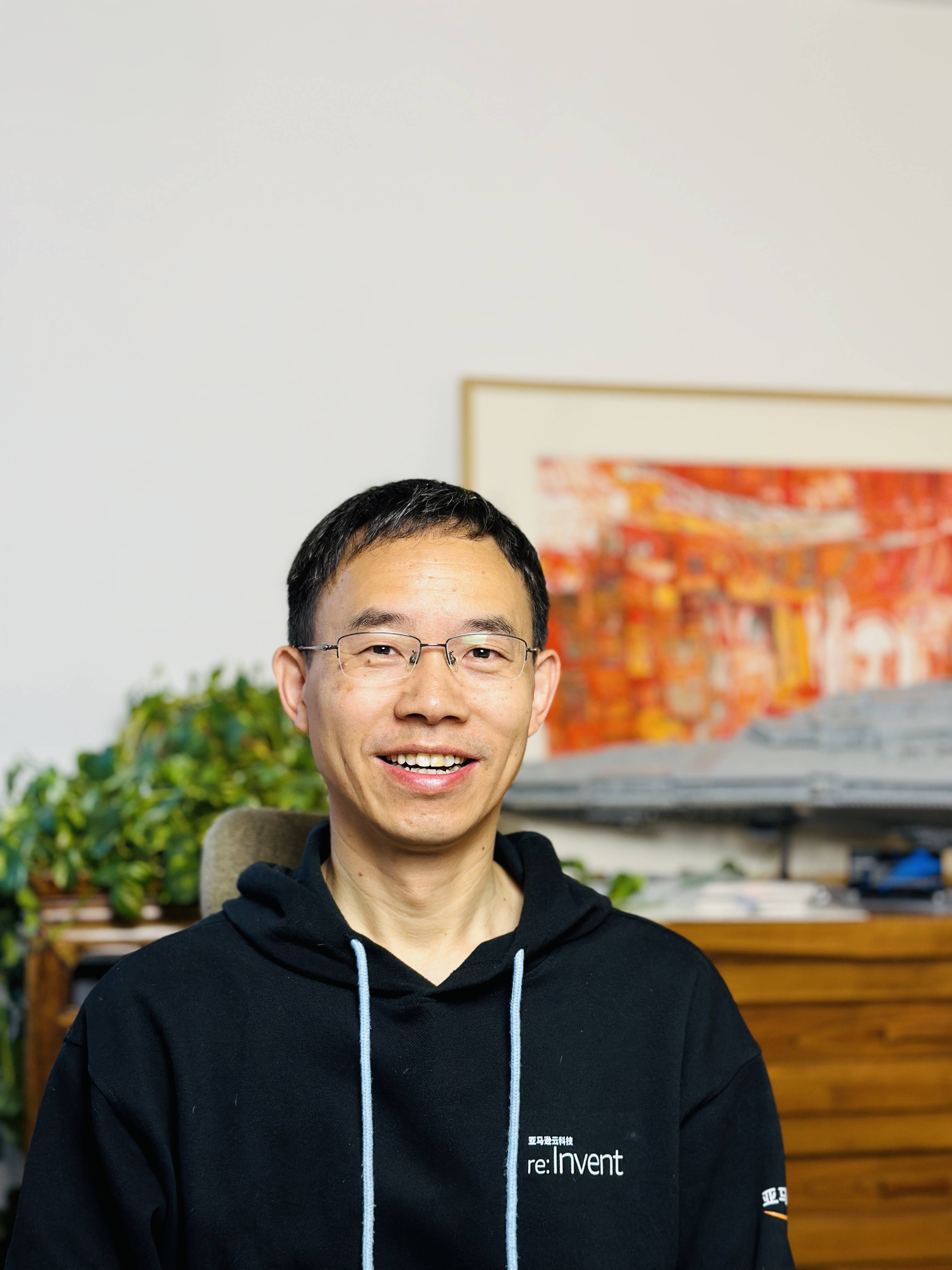 52-year-old tea enthusiast embarks on new journey as graduate