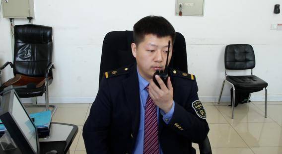 有条不紊下达指令 郑巍 摄徐金博所在的五常站是哈尔滨车务段的管内二