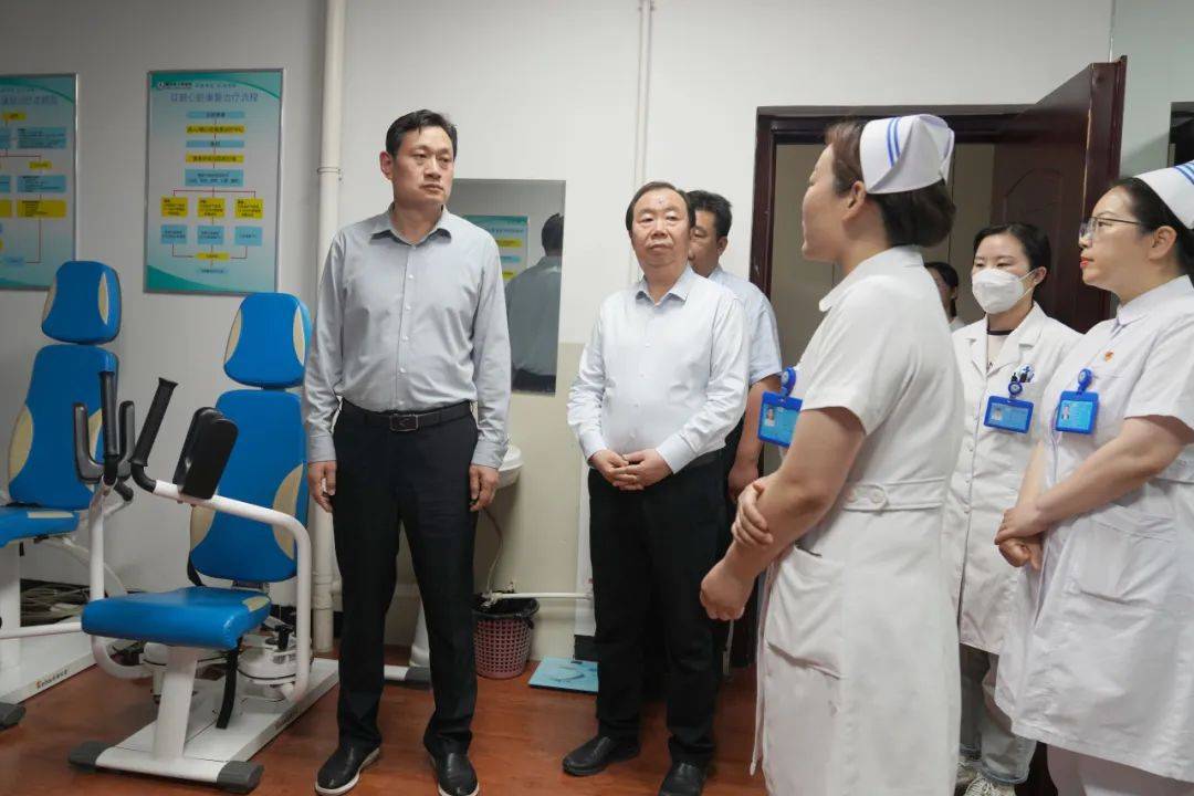 市卫生健康委党组书记,主任冯小亮慰问焦作市人民医院护理工作者