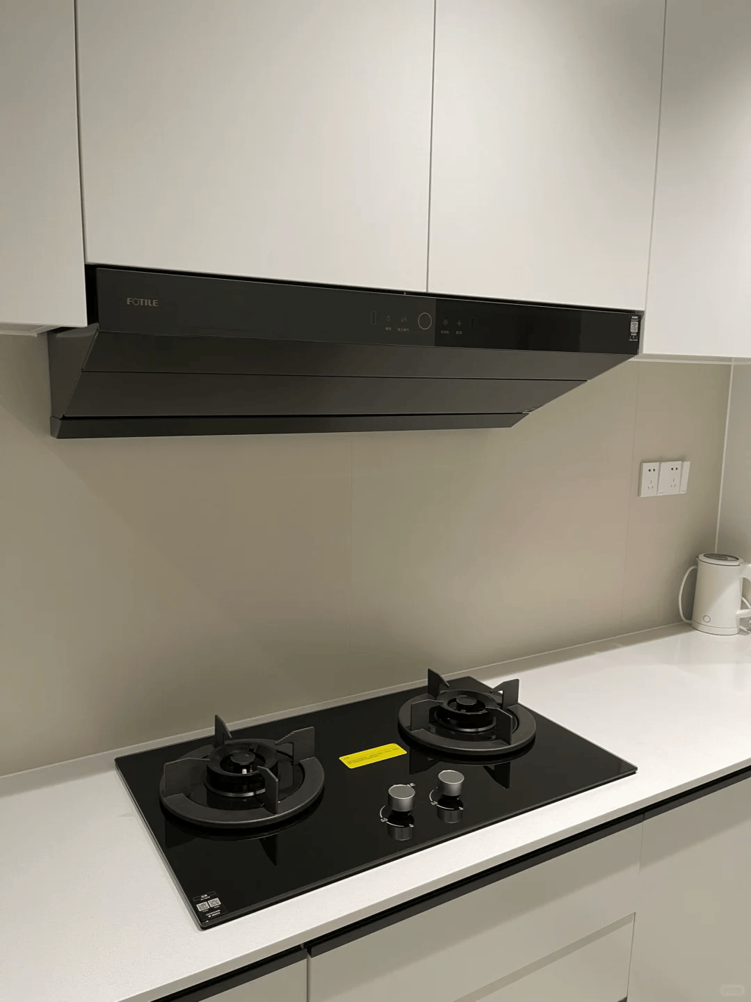 而低价位的燃气灶在安全性能方面可能相对简单,需要用户在使用过程中