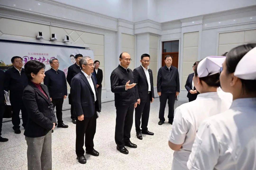 许勤到哈尔滨医科大学调研