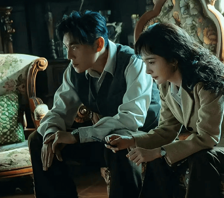 杨父身材发福,杨母手拎爱马仕抢镜_网友_转型_电影