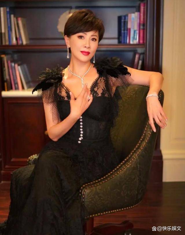 59岁刘嘉玲晒照庆母亲节!一生无儿女永远当女儿,母女情深引唏嘘