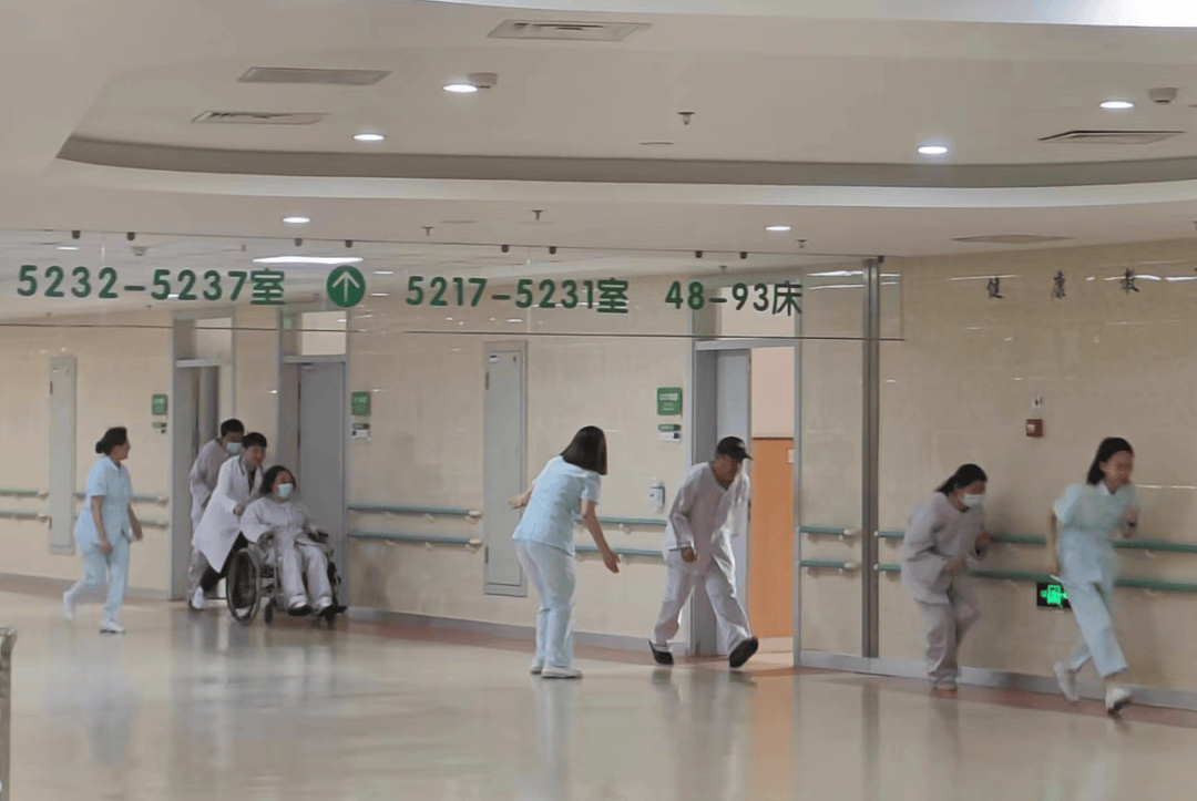 沈北消防救援大队联合盛京医院开展防灾减灾宣传活动