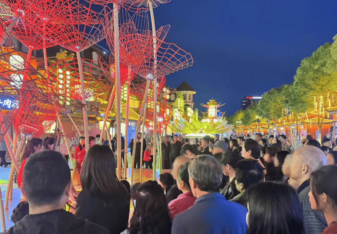 一首《诺言》,让停运的"菏泽南站"日接待旅客超40万 人次!