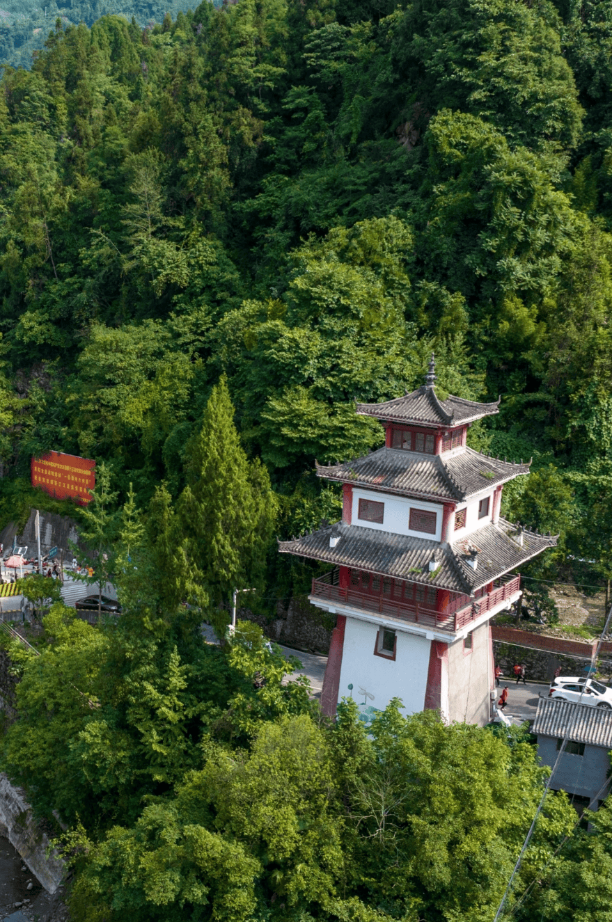 汶川县:从废墟到无忧城的涅槃