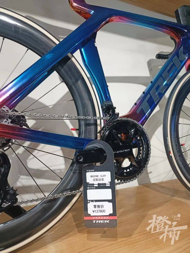 又一例!男孩无意碰倒"天价"自行车,网友吵翻