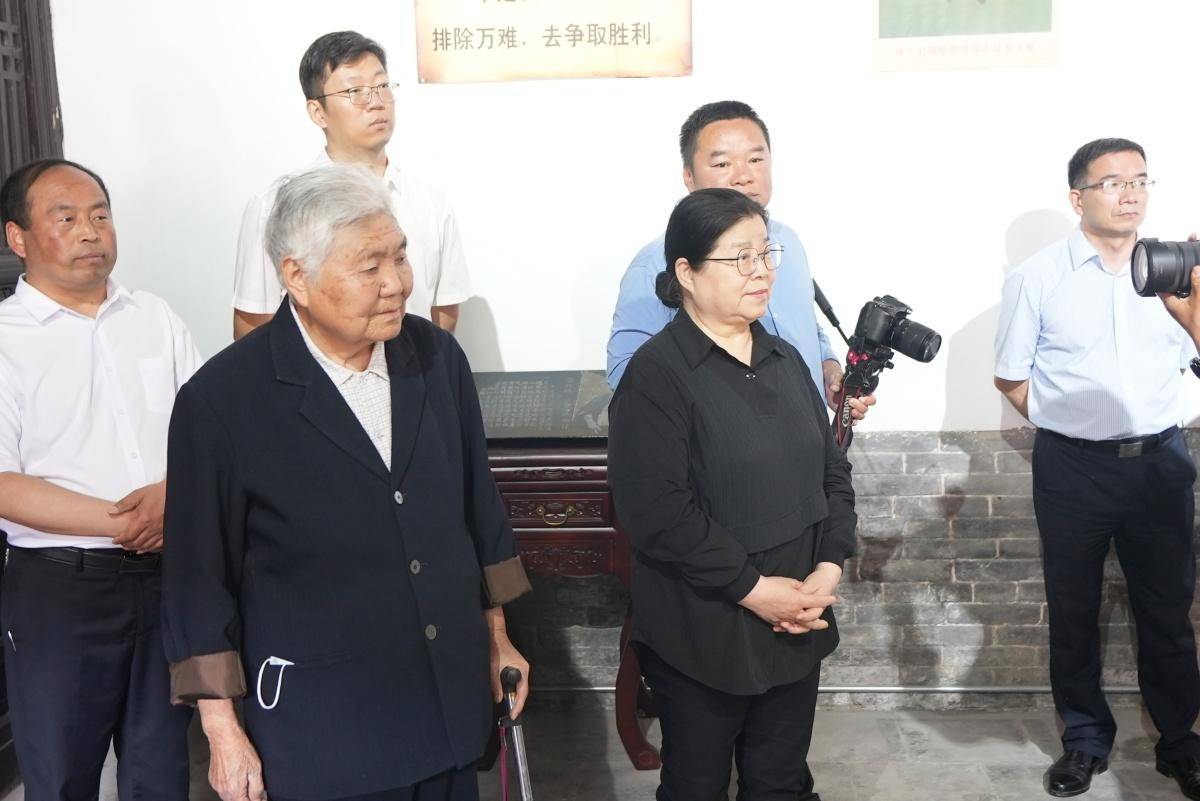 焦守云_照片_王小妹