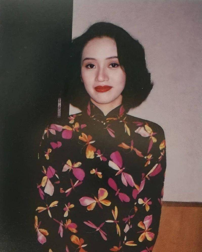 4岁登台40岁去世,"瞒"了观众37年,她的故事电影都不敢这么拍_梅艳芳