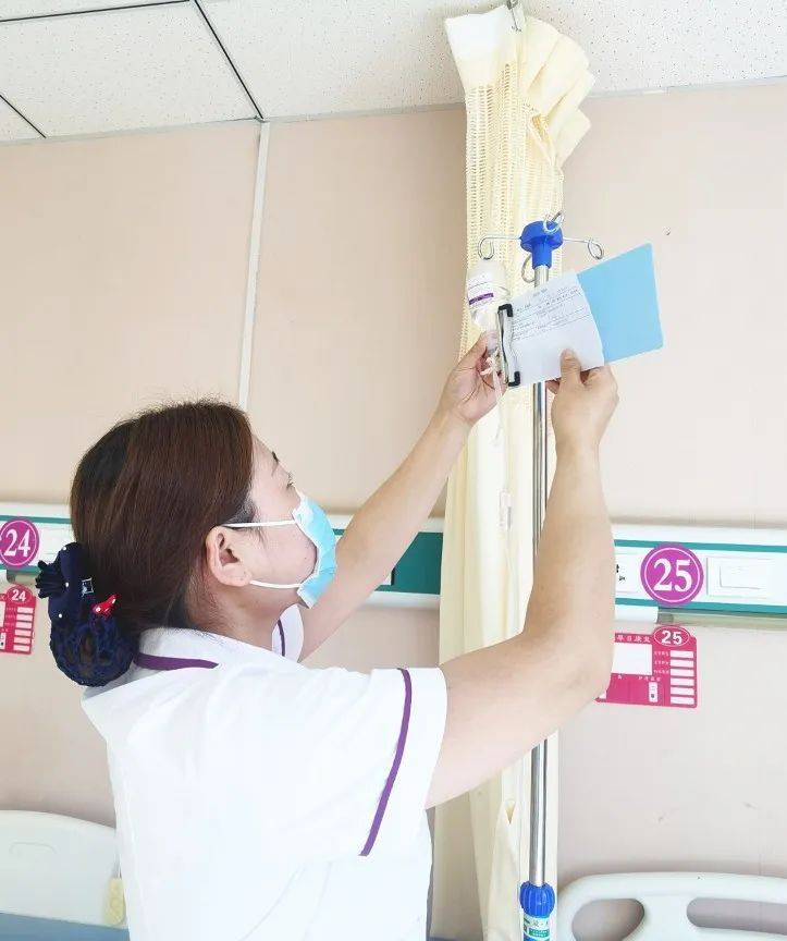 12"国际护士节 | 甘州区优秀护士王丽丽:以心为灯,愿做生命的守护天使