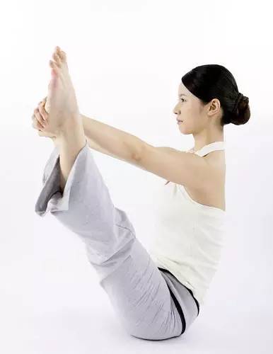 让瑜伽告诉你,怎么做女神._背部_双腿_手臂