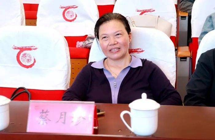 【育花讲坛·名师工作室】青年教师成长的路径与策略