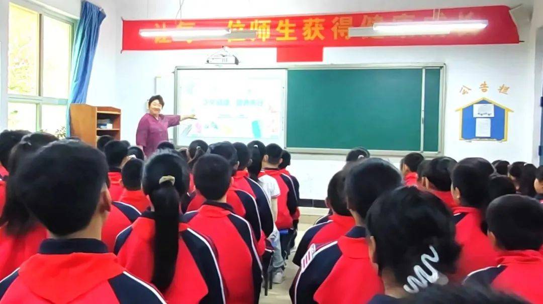 学校党支部书记,校长陈英春表示,师生的身体健康是学校做好一切工作的