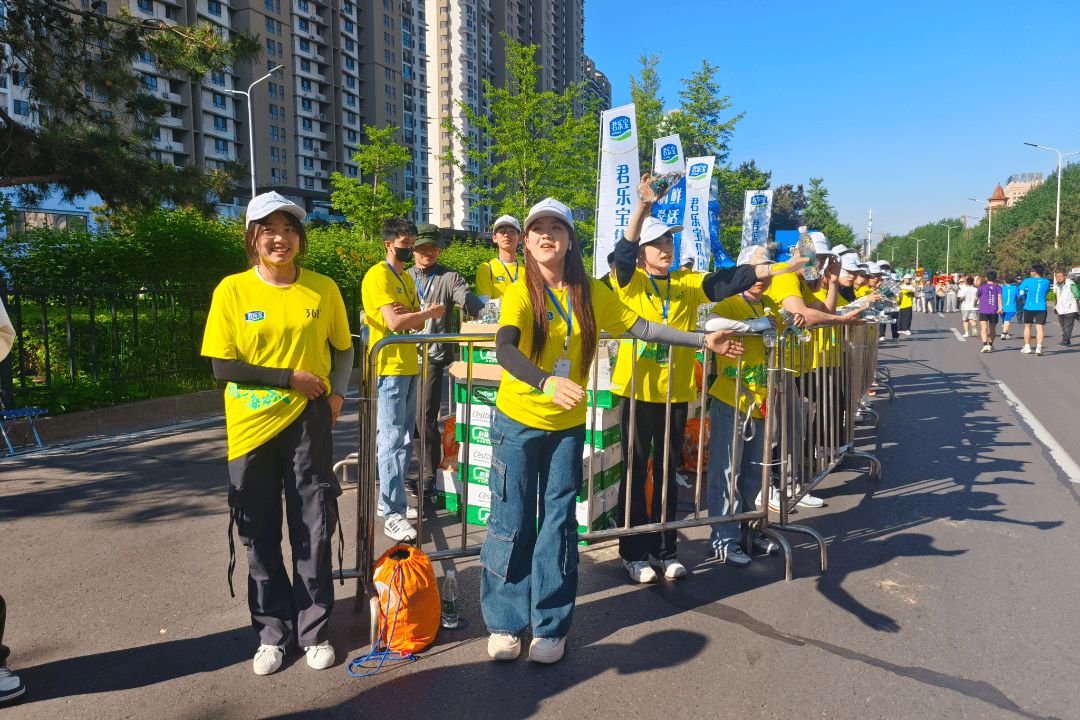 2100名青年志愿者圆满完成2024秦皇岛马拉松志愿服务工作