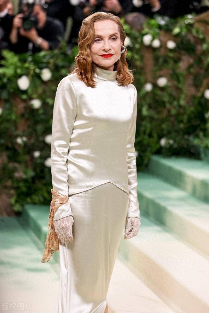 伊莎贝尔·于佩尔这身材,这才是尤物啊!