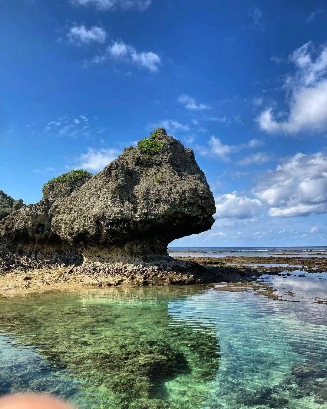 冲绳度夏!一头扎进果冻蓝的大海,或是在咖啡馆里发发呆