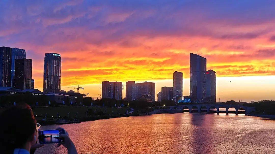 北京上空,再现绝美绚烂晚霞!