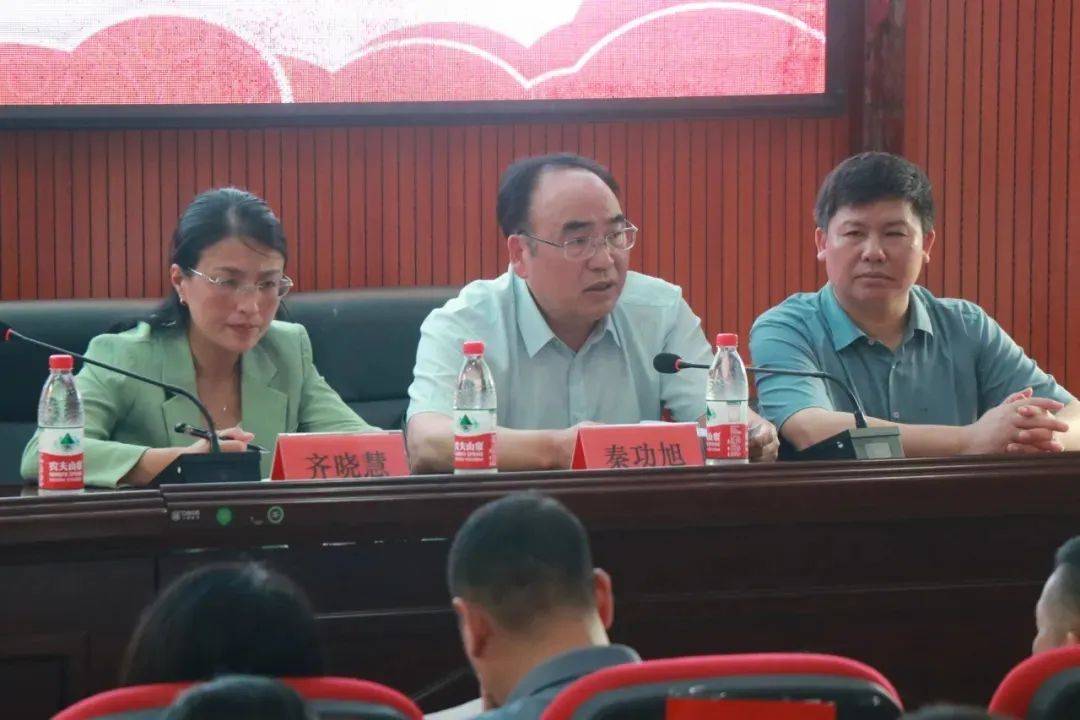 冷水滩区教育局长秦功旭表示永州市综合职业中专在李中平同志的领导下