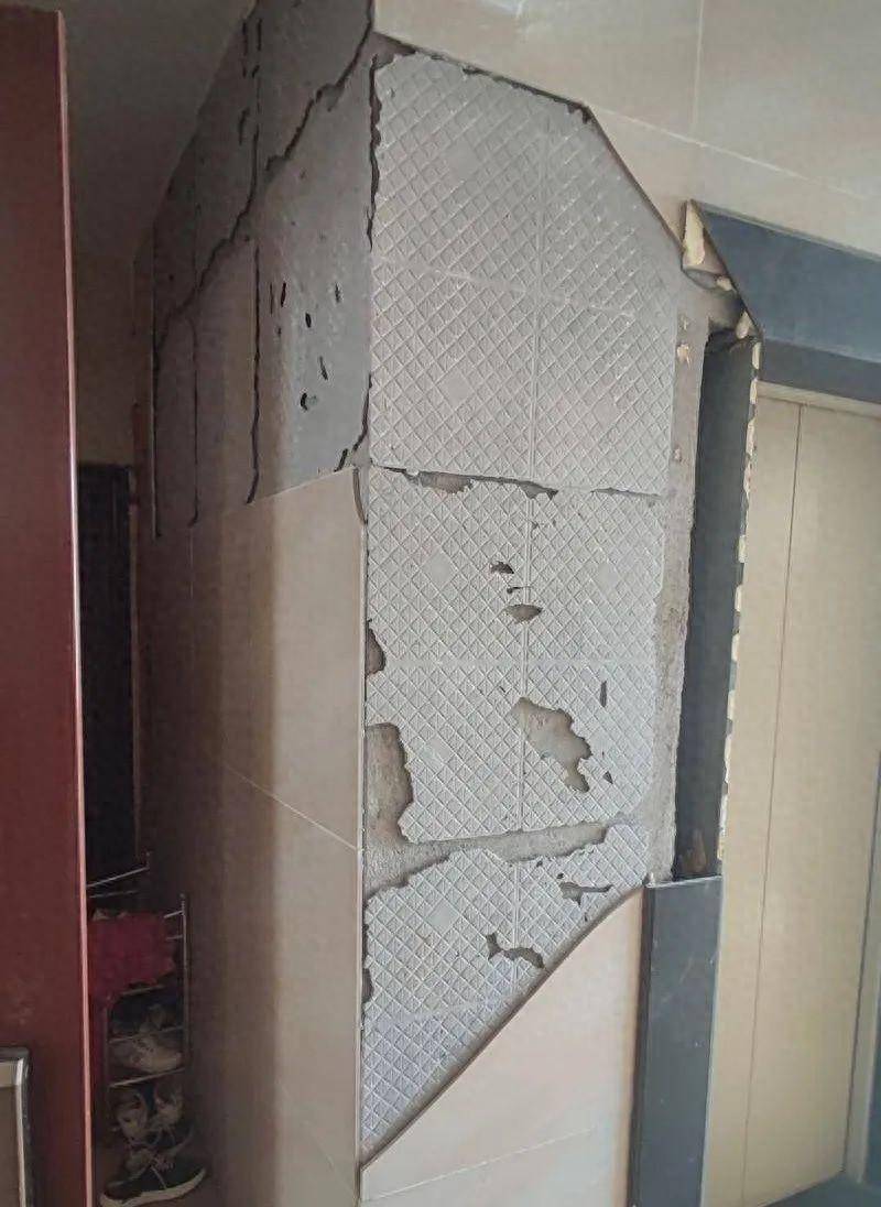 抚州滨湖世纪城公共区域大面积墙砖脱落 市住建局回复