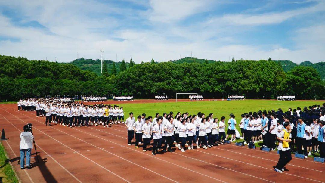 阳光运动 释放心灵——澄潭中学第十五届春季运动会