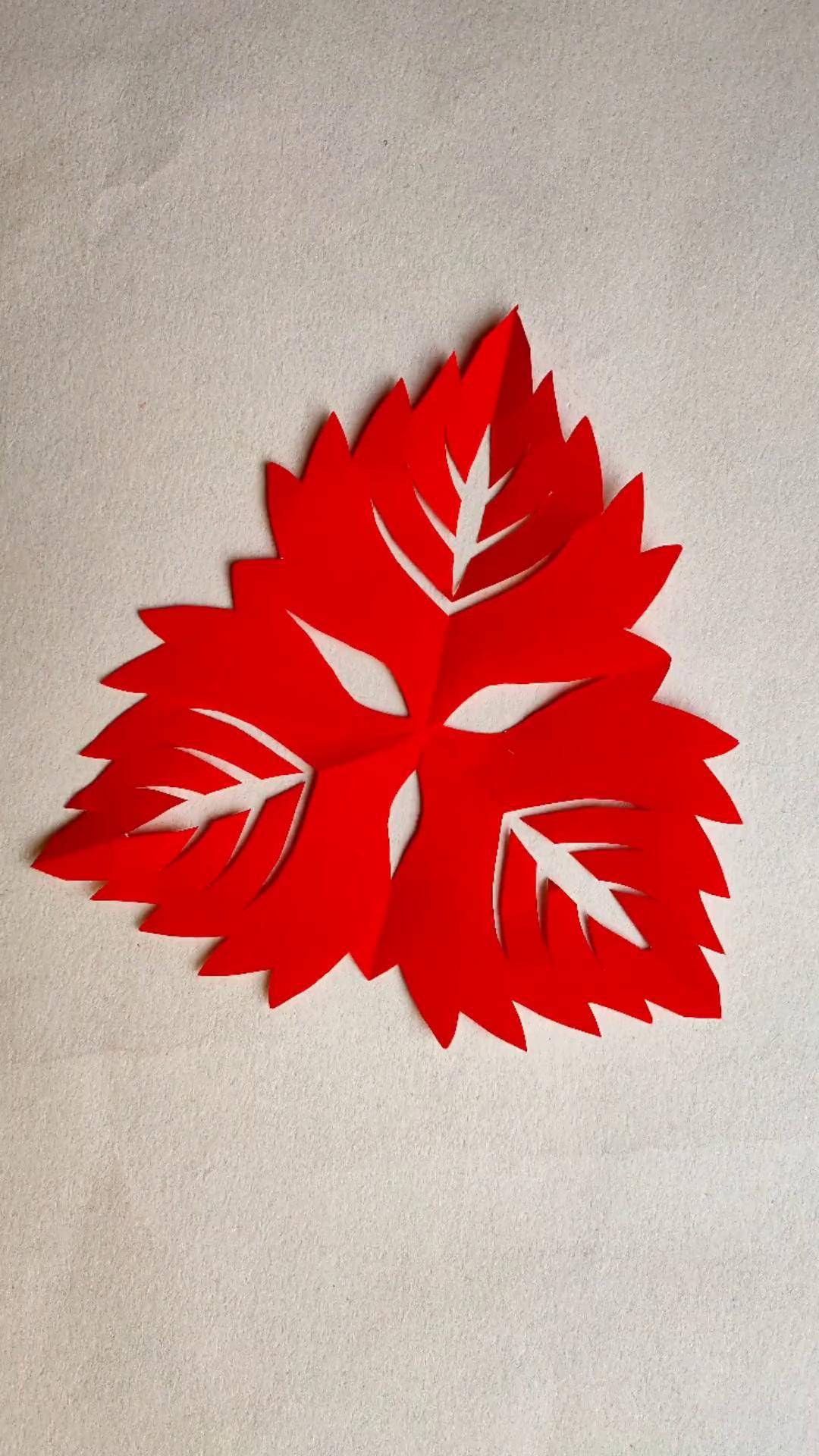 三折剪树叶 简单又好看 萌知计划 剪纸 教程