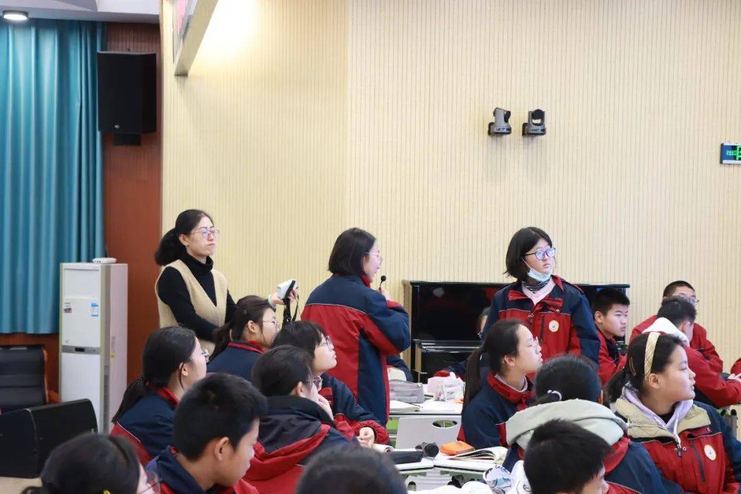 2023年12月7日上午,盐城亭湖新区初级中学教育联盟在我校举行课堂教学