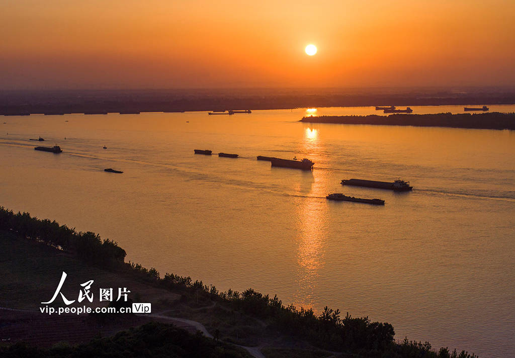 安徽芜湖:长江"黄金水道"助发展