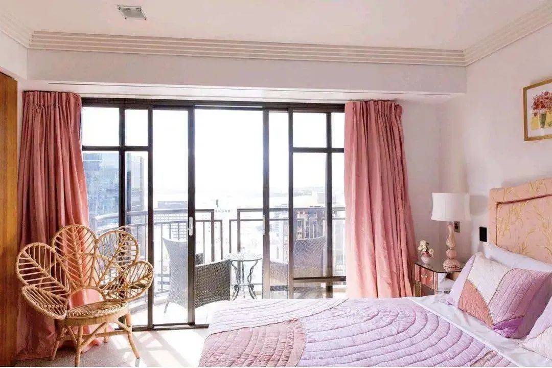 这栋位于20层的1房1卫浴豪华公寓为您提供奢华的生活享受.