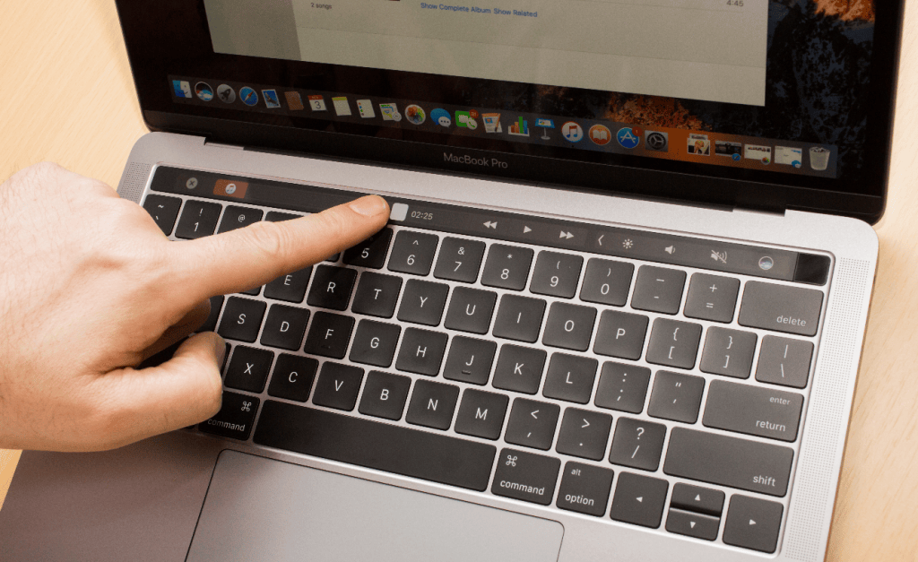 macbook 搭载触控屏?苹果高管这样回应