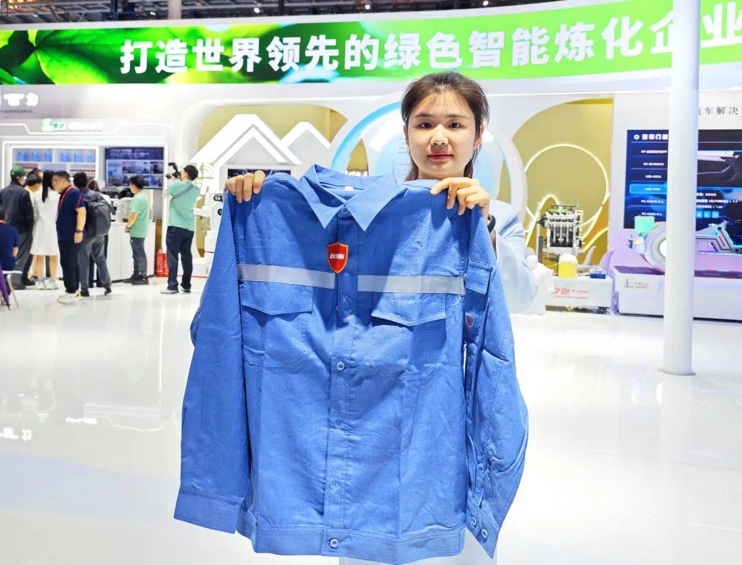 仪征化纤阻燃防静电工服又"火"了一把