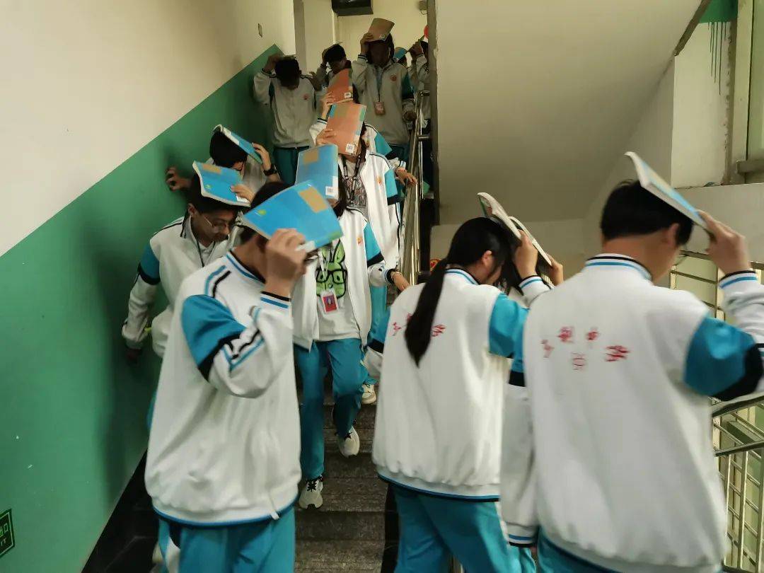 人人讲安全 个个会应急——高阳三利中学开展5.12主题教育活动