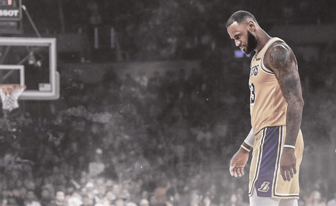 湖人:你不要过来啊._米切尔_布朗尼_雷迪克