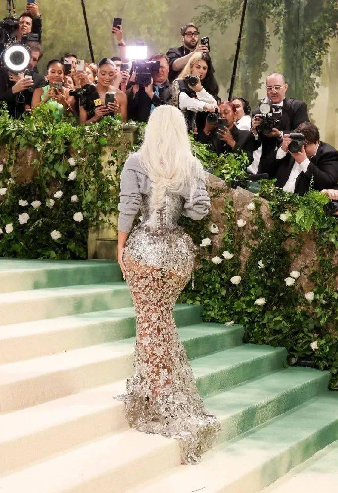 金·卡戴珊_明星_减肥