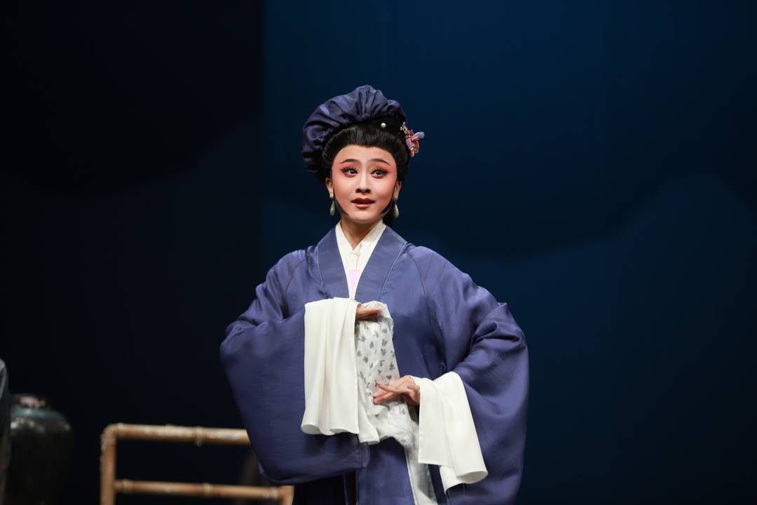 爱追星,更爱川剧 00后川剧新秀刘咏涵深情演绎《梦回东坡》丨z世代 正