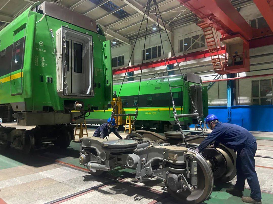 "绿巨人"载客以来首次实施深度大修