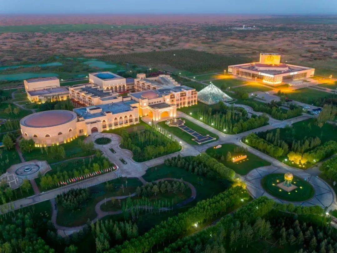 组织开展国潮狂欢季系列活动康镇景区,七星湖旅游区文化产业园古城