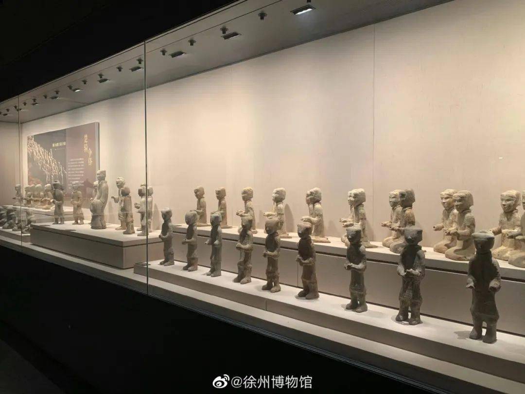 都说"两汉文化看徐州",而徐州各个汉墓出土的文物汇集于徐州博物馆,单