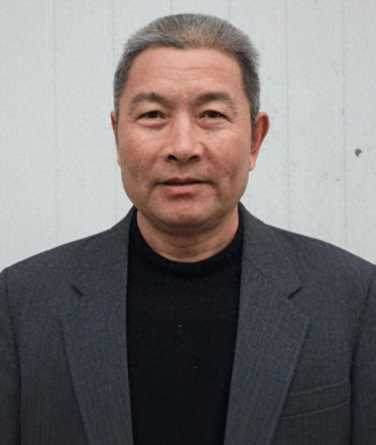 他是国家一级演员,与发妻结婚44年零绯闻,拍戏赚的钱都交给妻子