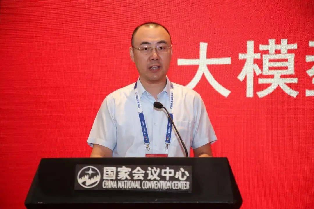 中国指挥与控制学会秘书长刘玉超,系统工程学院副政委周鹏,以及来自