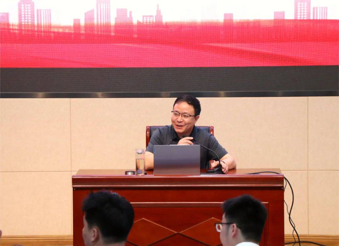 陈鹏辉副教授为大学生骨干培训班学员作《中华民族共同