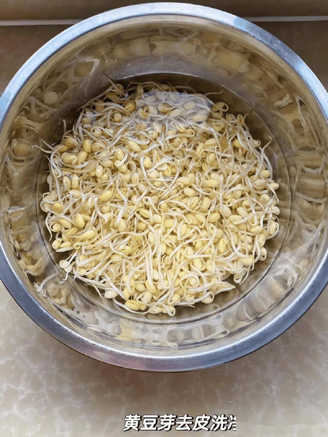 黄豆芽炒肉这样做非常美味,快试试吧!