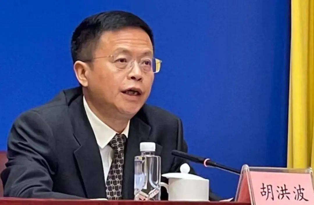 近日,四川省交通运输厅副厅长胡洪波在交通运输部新闻发布会上表示