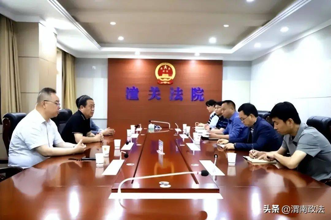 省高院副院长巩富文一行到潼关法院调研指导环资审判工作.