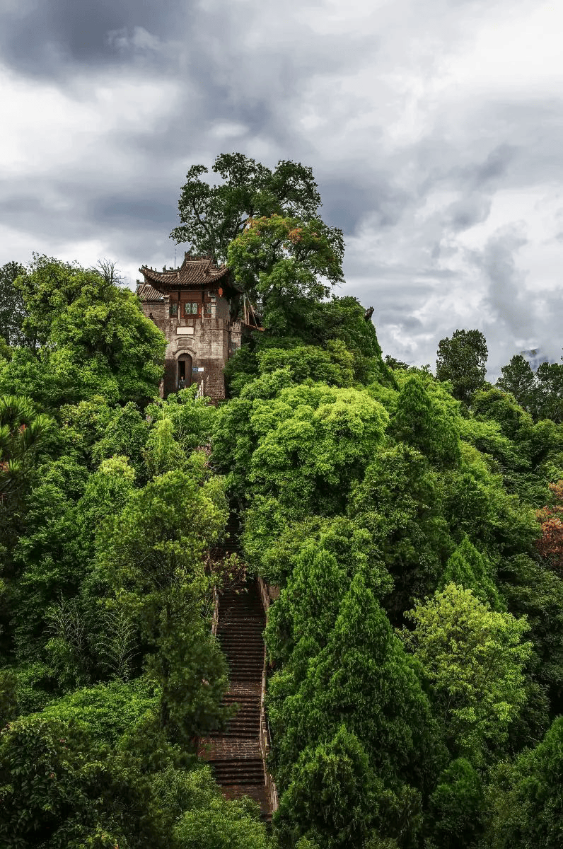 山景区(aaaa级景区)国家4a级旅游景区午子山,是陕南道教活动圣地之一