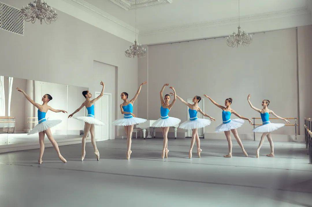 舞蹈教室里的日常拍摄