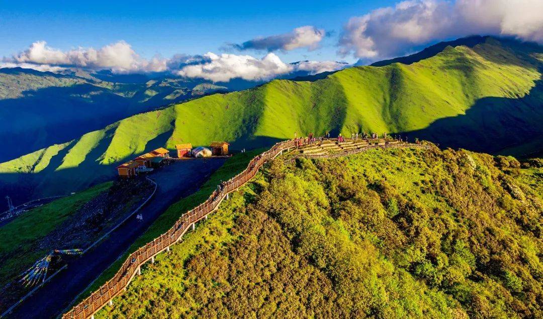 扎 达瓦更扎61四姑娘山61夹金山61熊猫古镇3日自驾_行程_门票