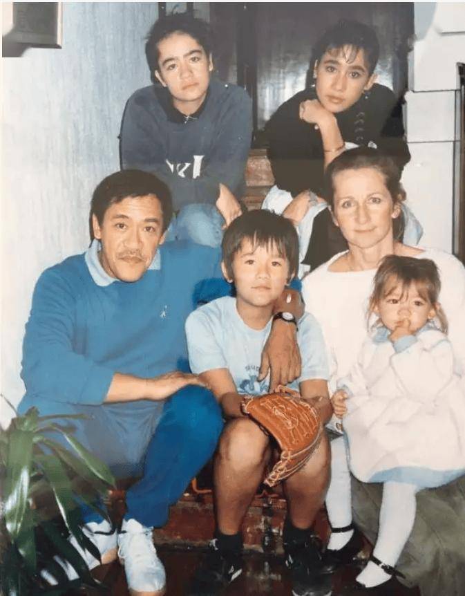 儿女不孝,晚年瘫痪,每日洗肾4次,晚景凄凉的6位明星不如普通人_张洪杰