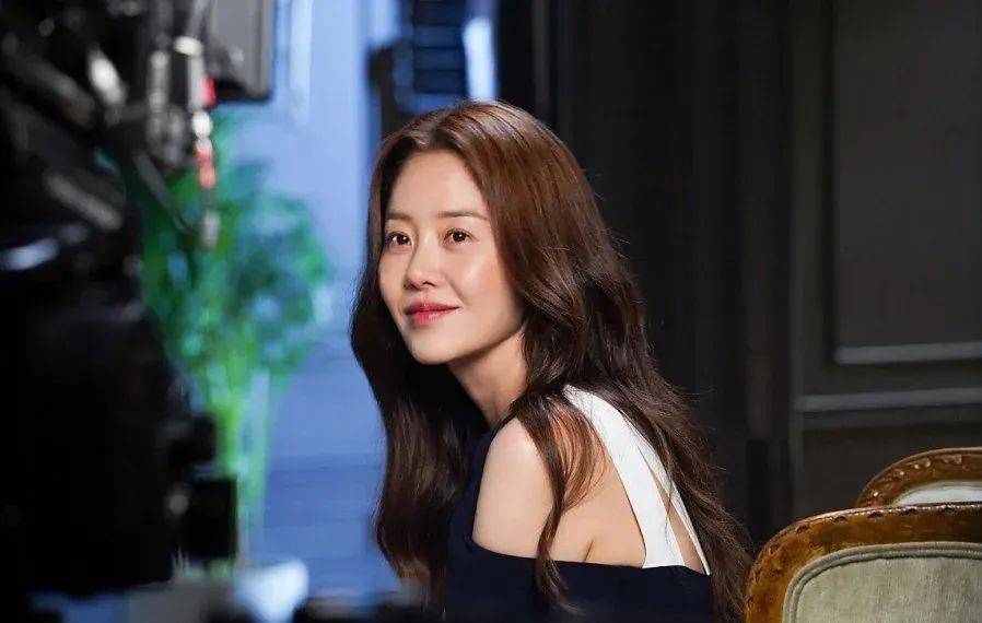 曾为嫁豪门息影8年 韩影后大方谈离婚真相