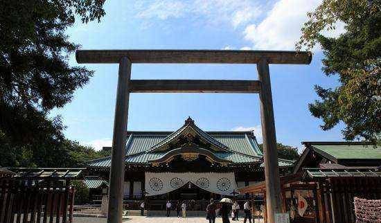 日本又祭拜靖国神社，这背后到底有多罪恶，为何不能去参观？