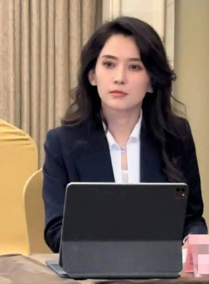 汪峰新女友刚刚曝光,凭什么比章子怡还漂亮?